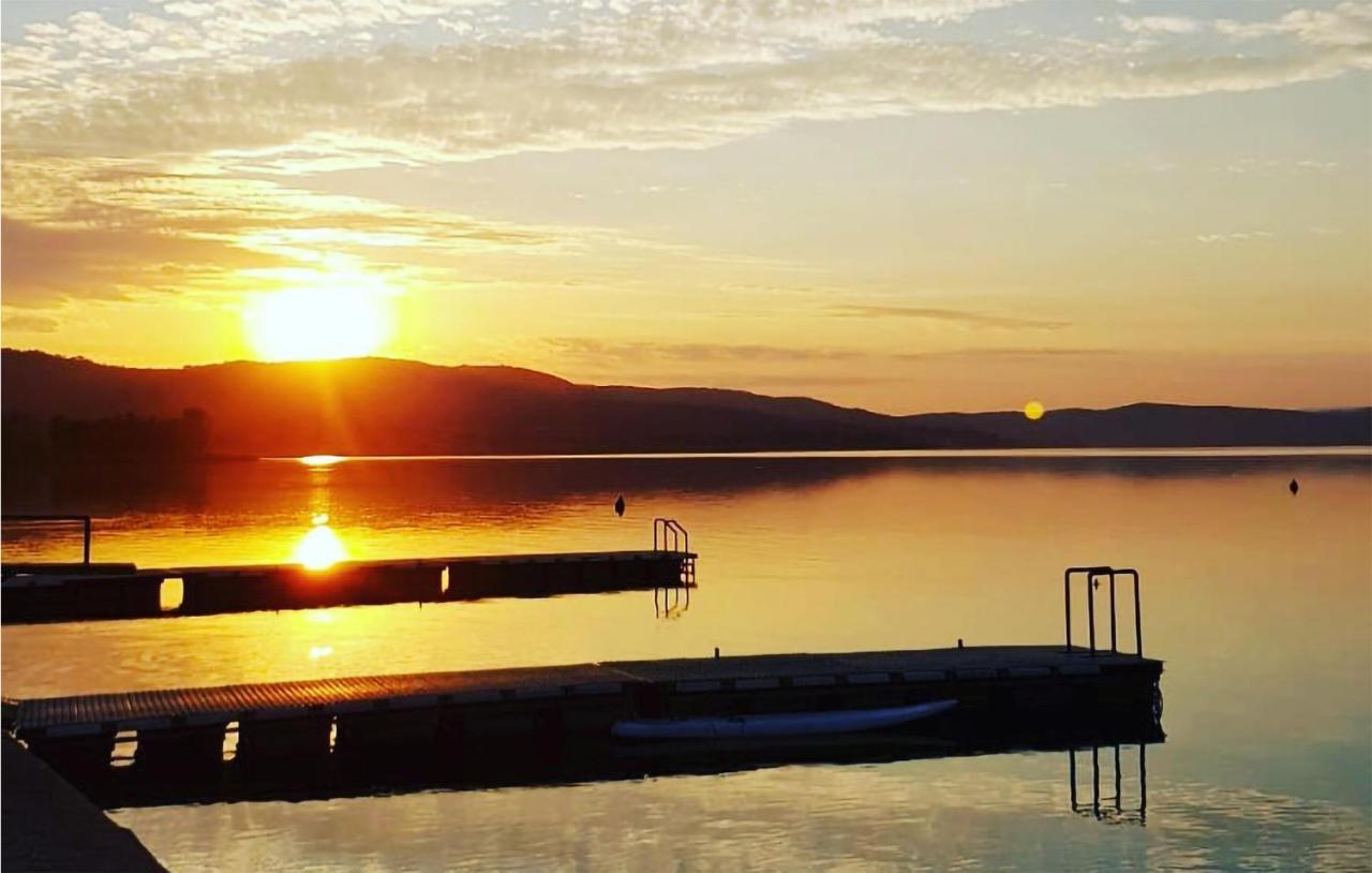 Beautiful Stacaravan In Tuoro Sul Trasimeno Villa Exterior foto